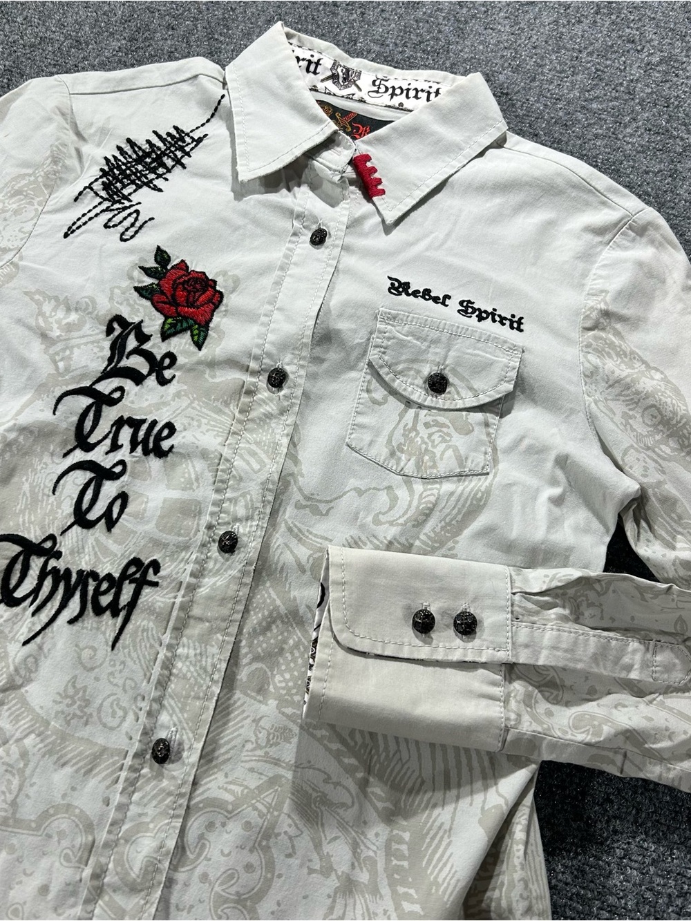 Rebel Spirit Be True To Thyself Long-Sleeve Embroidered Red Rose Cross Medium